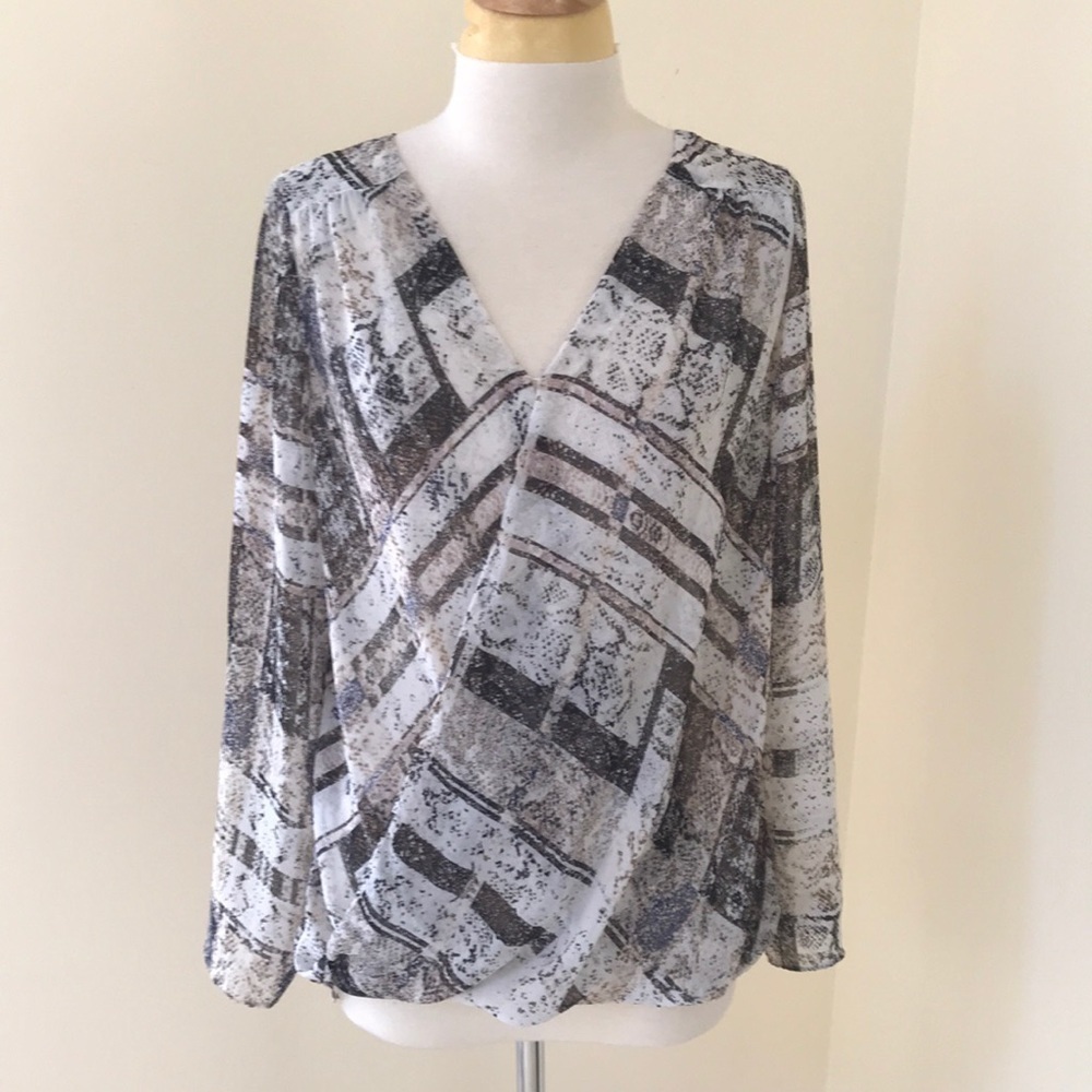 DKNYC Size M white multi sheer faux wrap top